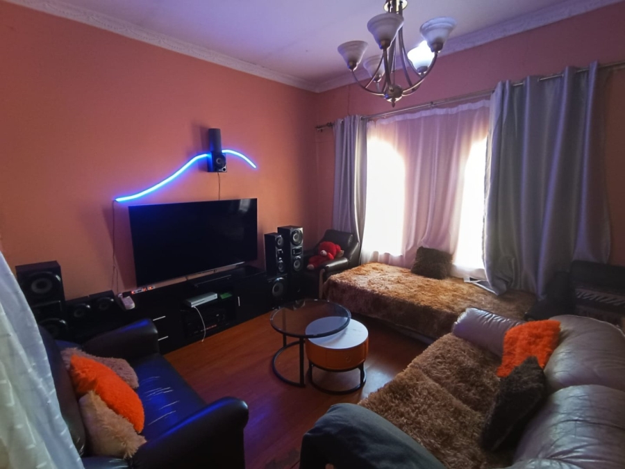 6 Bedroom Property for Sale in Surrey Estate Western Cape